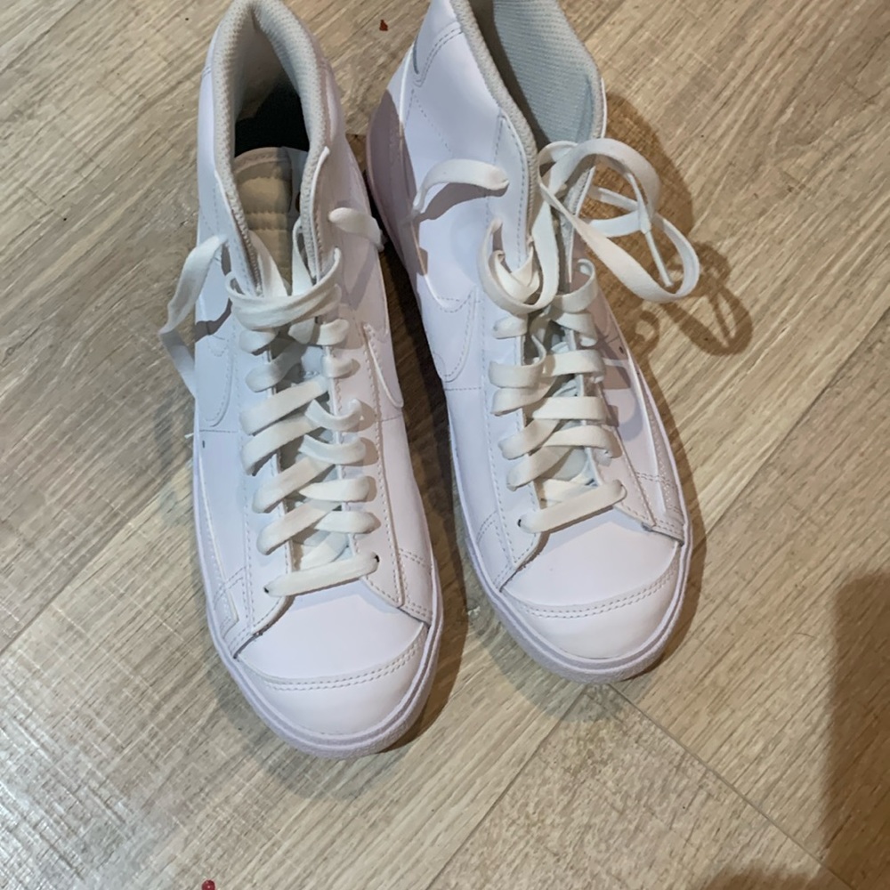 Nike shoes! Brand new!! Size 8.5 women.